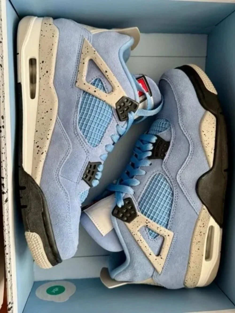 Air Jordan 4 - Retro University Blue & Black